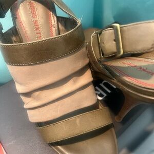 OMG MISS SIXTY heels 3 inch Green /tan